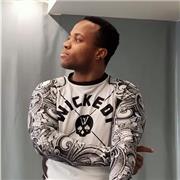 Coach sportif proosant divers activités physiques (Zumba, renfo musculaire, Yoga...) avec le sourire et le plaisir de transmettre